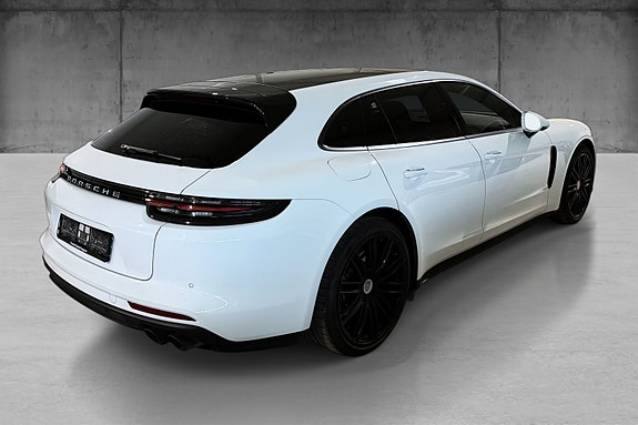Porsche Panamera 8 of 30