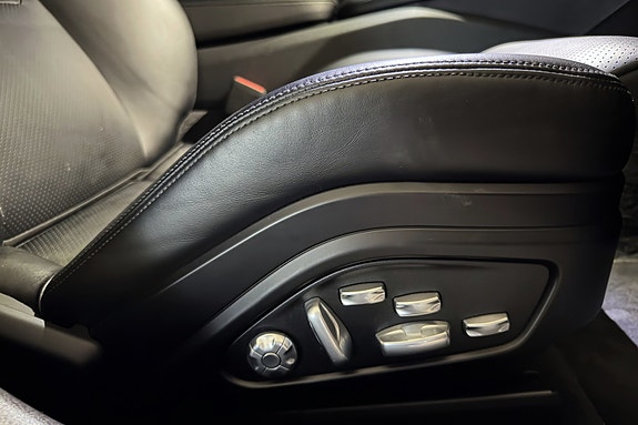 Porsche Panamera 20 of 30