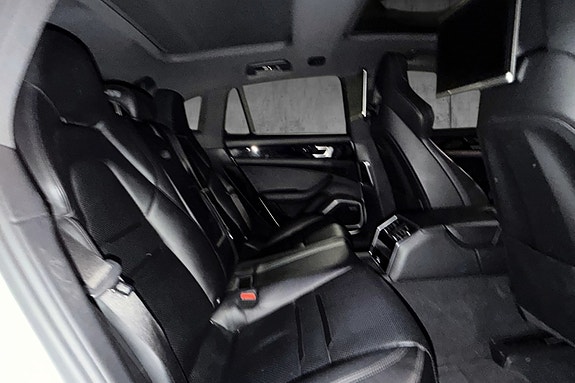 Porsche Panamera 22 of 30