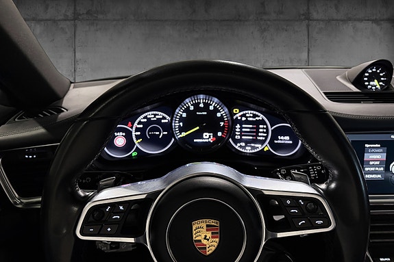 Porsche Panamera 29 of 30