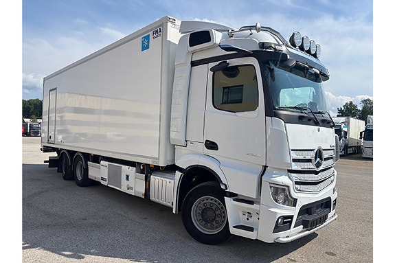 Mercedes-Benz Actros 2540 6x2*4 + Thermo King + FNA 2 of 22