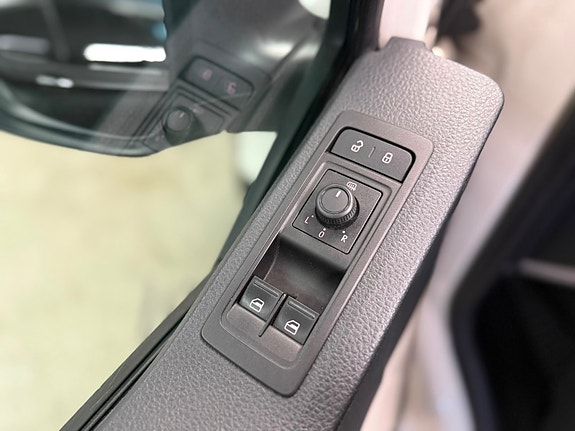 Volkswagen Transporter 12 of 30