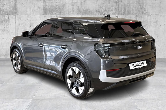 Ford Explorer 3 of 5