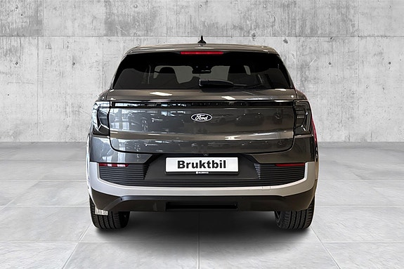 Ford Explorer 4 of 5