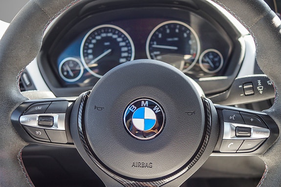 BMW 328i 9 of 19
