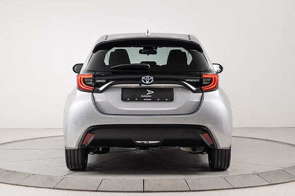 Toyota Yaris 7 of 22