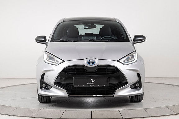 Toyota Yaris 4 of 22