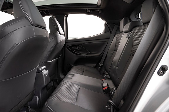 Toyota Yaris 14 of 22