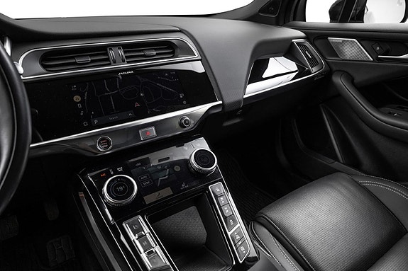 Jaguar I-PACE 16 of 30