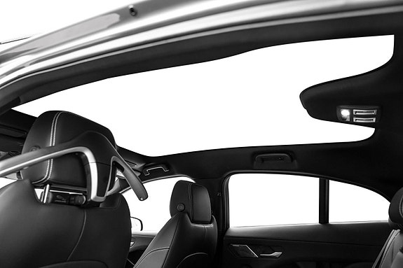 Jaguar I-PACE 11 of 30