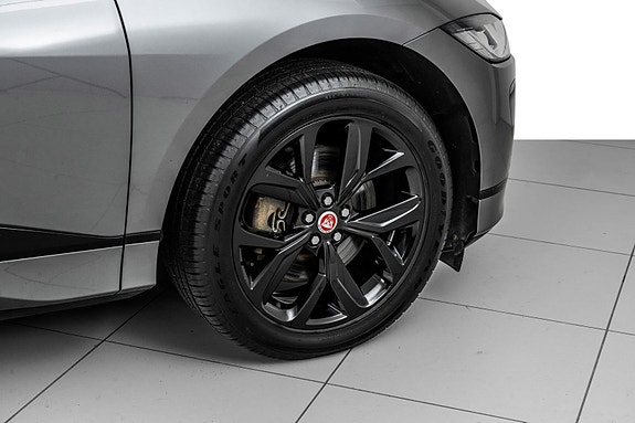 Jaguar I-PACE 13 of 30