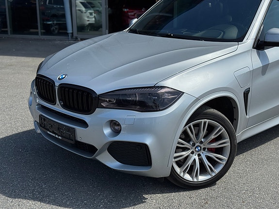 BMW X5 2 of 5