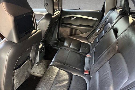 Volvo XC70 12 of 26