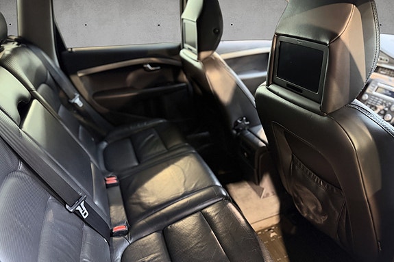 Volvo XC70 14 of 26