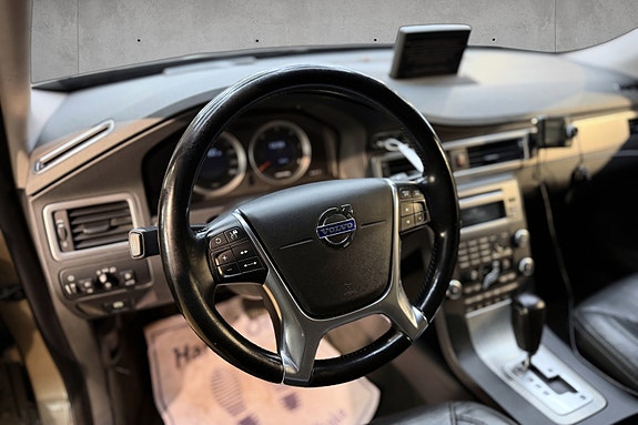 Volvo XC70 9 of 26