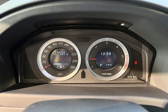 Volvo XC70 10 of 26