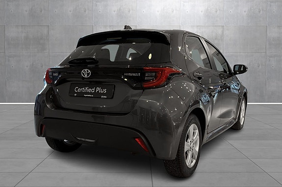 Toyota Yaris 5 of 5
