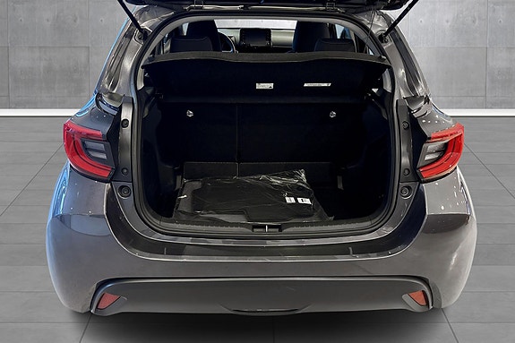 Toyota Yaris 13 of 26