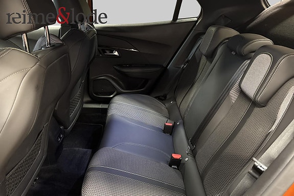 Peugeot e-2008 10 of 17
