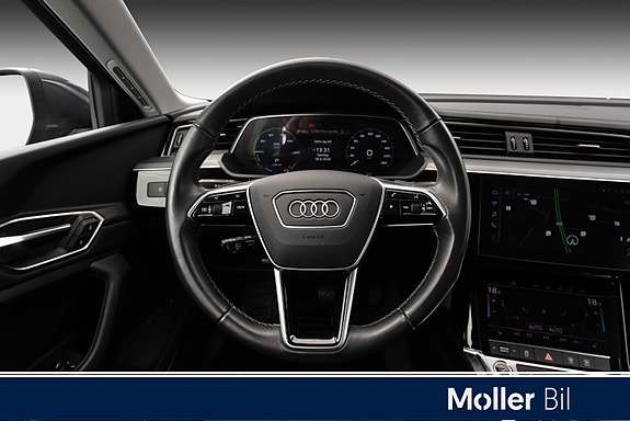 Audi Q8 e-tron 23 of 28