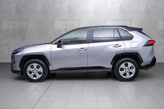 Toyota RAV4 2 of 20
