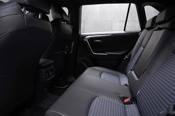 Toyota RAV4 15 of 20