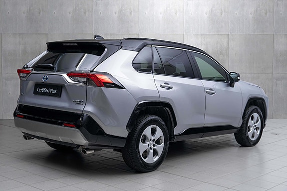 Toyota RAV4 5 of 5