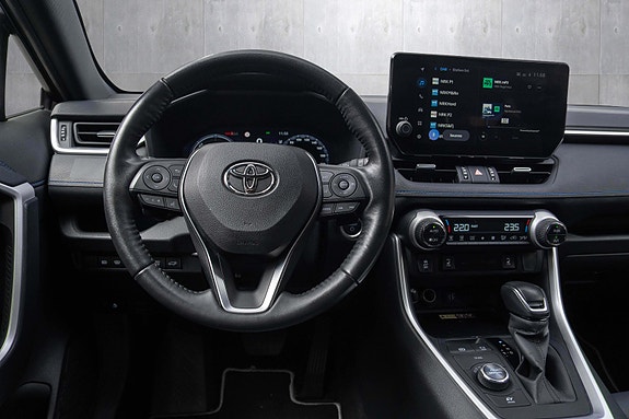 Toyota RAV4 11 of 20