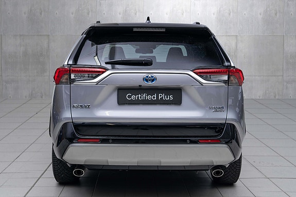 Toyota RAV4 4 of 20