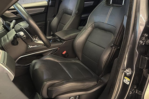 Jaguar F-PACE 20 of 30