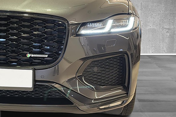 Jaguar F-PACE 10 of 30
