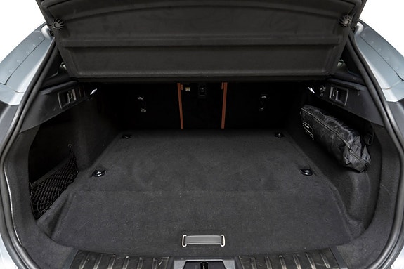 Jaguar F-PACE 30 of 30
