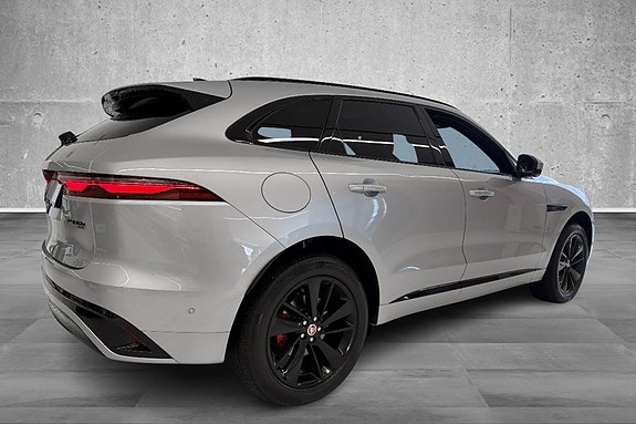 Jaguar F-PACE 12 of 30
