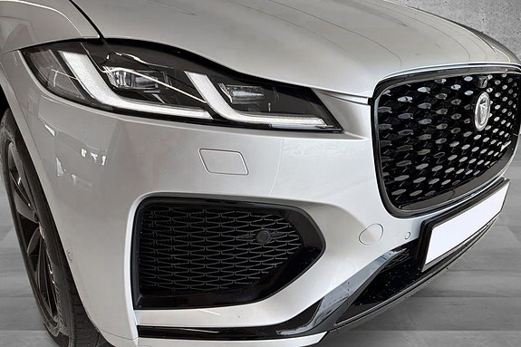 Jaguar F-PACE 6 of 30