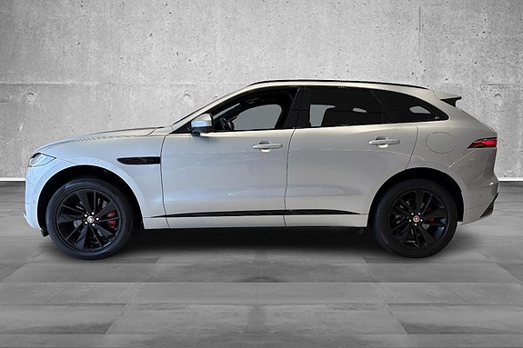Jaguar F-PACE 10 of 30