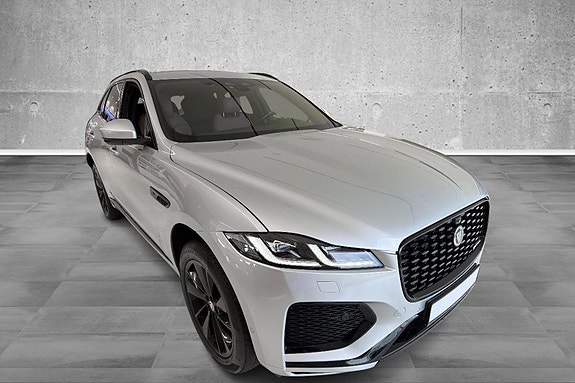 Jaguar F-PACE 4 of 30
