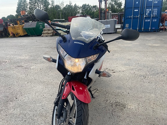 Honda CBR 250 R 3 of 10