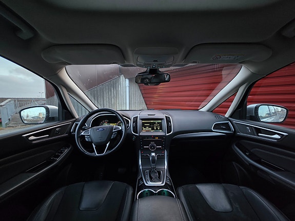 Ford S-MAX 6 of 13