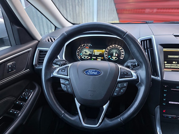 Ford S-MAX 8 of 13