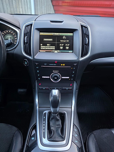 Ford S-MAX 7 of 13