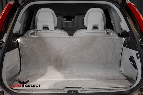 Volvo XC90 13 of 30