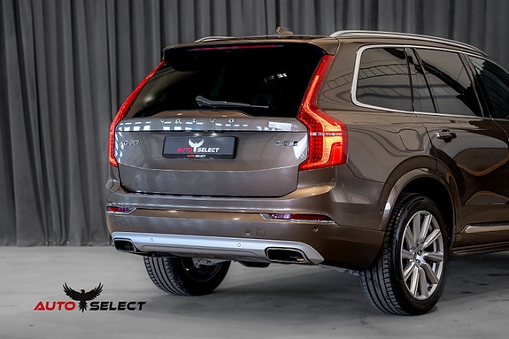 Volvo XC90 18 of 30