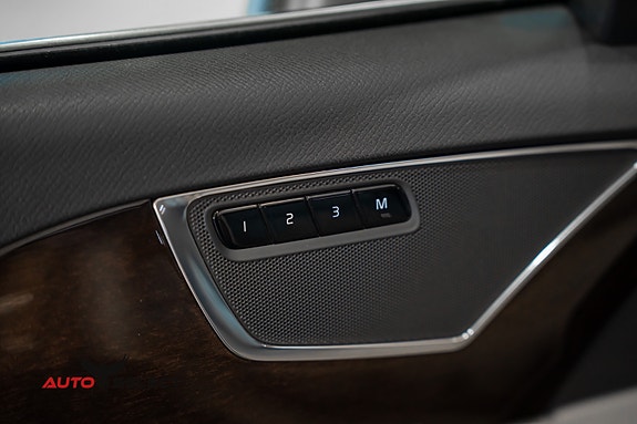Volvo XC90 28 of 30
