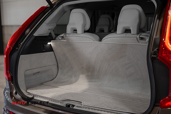 Volvo XC90 15 of 30