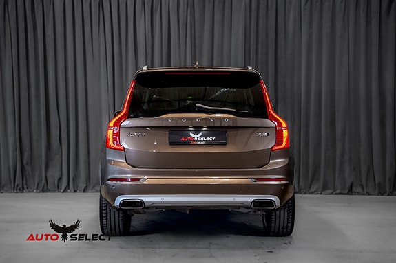 Volvo XC90 11 of 30