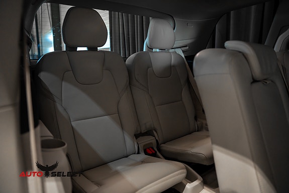 Volvo XC90 23 of 30