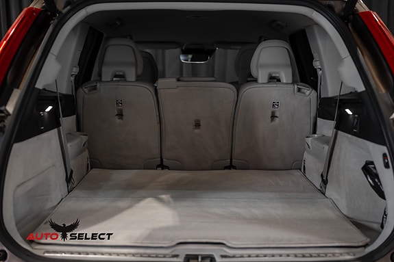 Volvo XC90 12 of 30