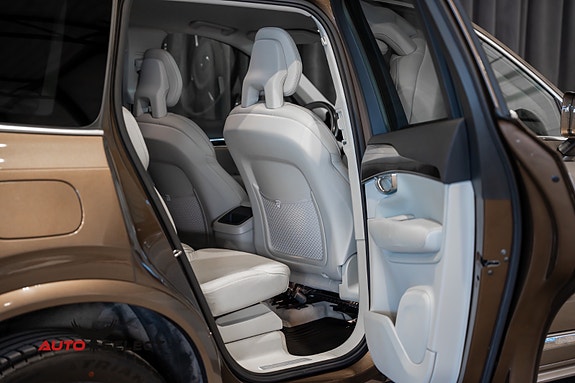 Volvo XC90 21 of 30