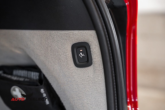 Volvo XC90 14 of 30