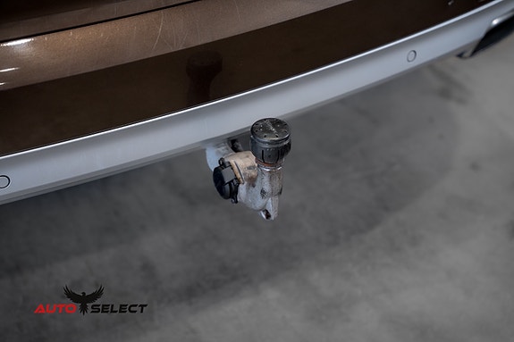 Volvo XC90 10 of 30